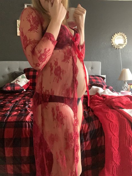 Naakte gelekte OnlyFans-foto van Pregnant Wife