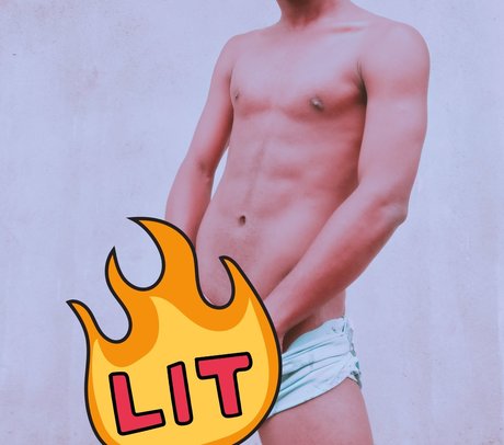 Naakte gelekte OnlyFans-foto van Mael Santtos