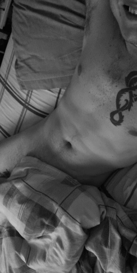 Naakte gelekte OnlyFans-foto van Portlandguy666
