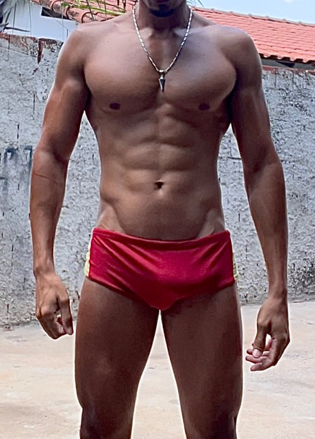 Naakte gelekte OnlyFans-foto van Jamal