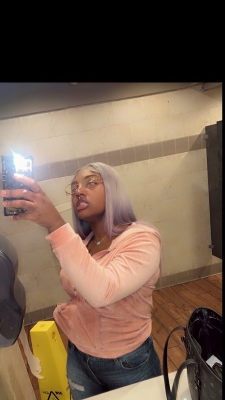Naakte gelekte OnlyFans-foto van Hiswcw