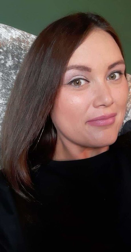 Naakte gelekte OnlyFans-foto van Pleasuretomeetpolly