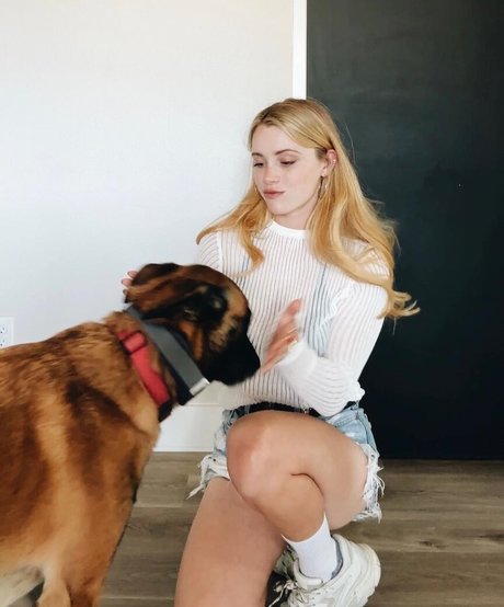 Naakte gelekte OnlyFans-foto van Violet Brinson