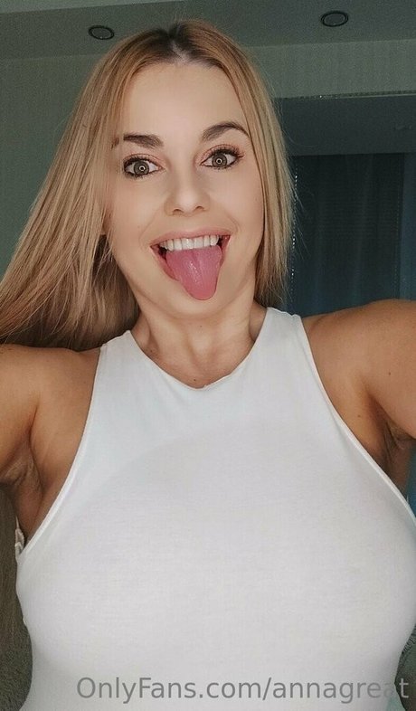 Naakte gelekte OnlyFans-foto van Annagreat