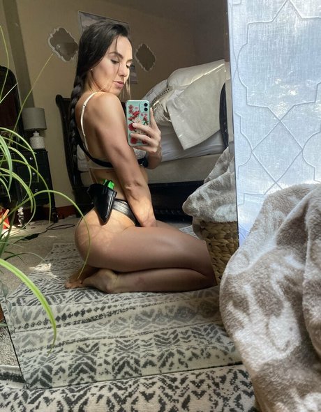 Naakte gelekte OnlyFans-foto van Kikiwaters