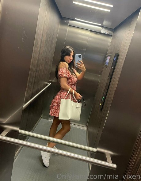 Mia_vixen