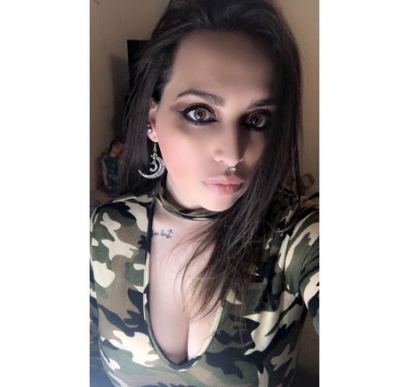 Naakte gelekte OnlyFans-foto van Danilou