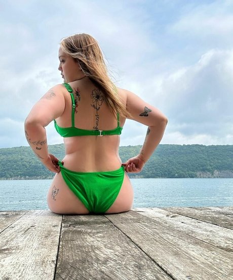 Naakte gelekte OnlyFans-foto van Anna Wright