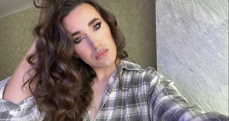 Naakte gelekte OnlyFans-foto van Valeriafree