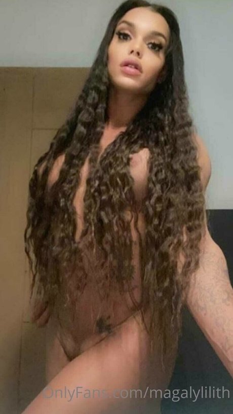 Naakte gelekte OnlyFans-foto van Magaly Vaz