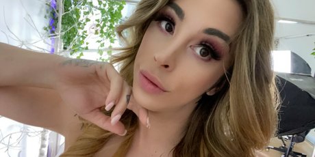Naakte gelekte OnlyFans-foto van Caseykissesxoxo