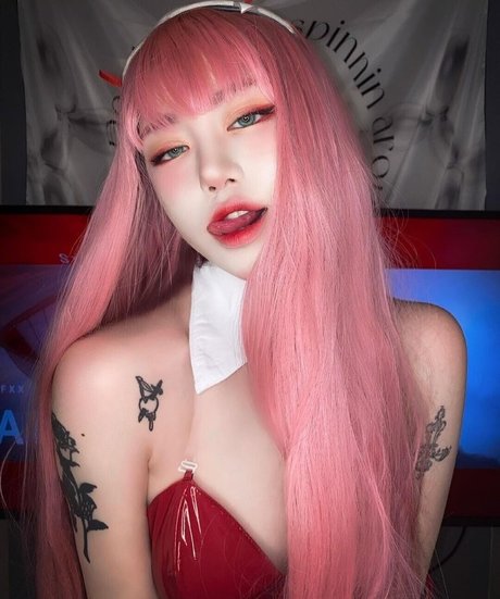 Naakte gelekte OnlyFans-foto van Naughty Rabbit