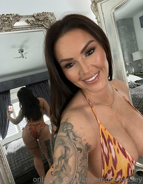 Naakte gelekte OnlyFans-foto van Imgemmamassey