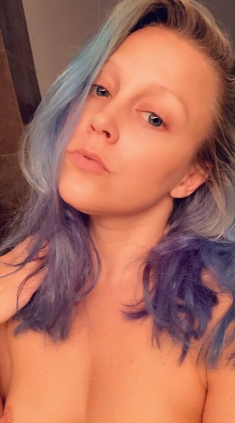 Naakte gelekte OnlyFans-foto van Misscherryfit