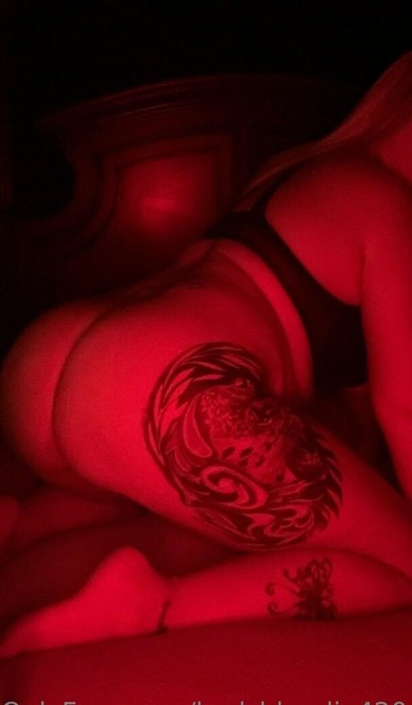 Naakte gelekte OnlyFans-foto van Badblondie33