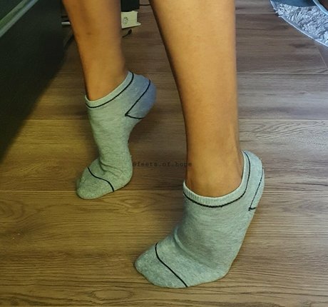 Naakte gelekte OnlyFans-foto van Hopefeet