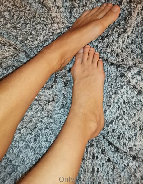 Naakte gelekte OnlyFans-foto van Dmndfeet