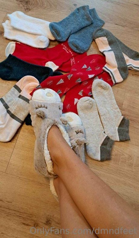 Naakte gelekte OnlyFans-foto van Dmndfeet