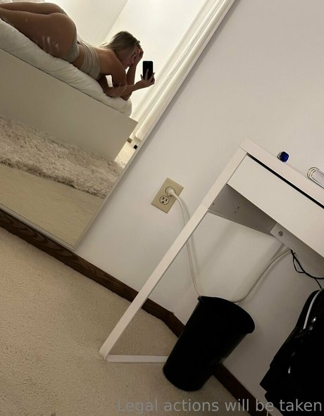 Naakte gelekte OnlyFans-foto van Livelovelee