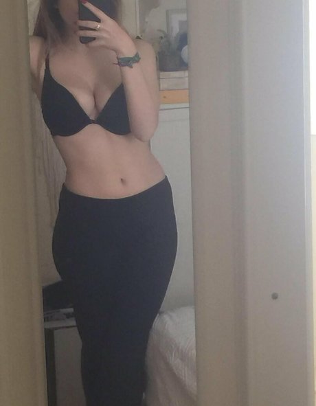 Naakte gelekte OnlyFans-foto van Skeeterre