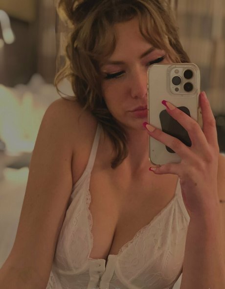 Naakte gelekte OnlyFans-foto van Mxssmiaa