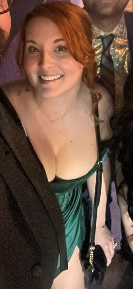 Naakte gelekte OnlyFans-foto van Aureylian