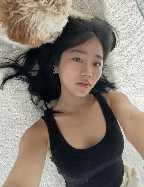 Naakte gelekte OnlyFans-foto van Evelyn Ha