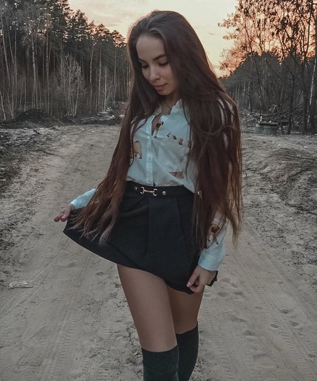 Naakte gelekte OnlyFans-foto van Tiynmay