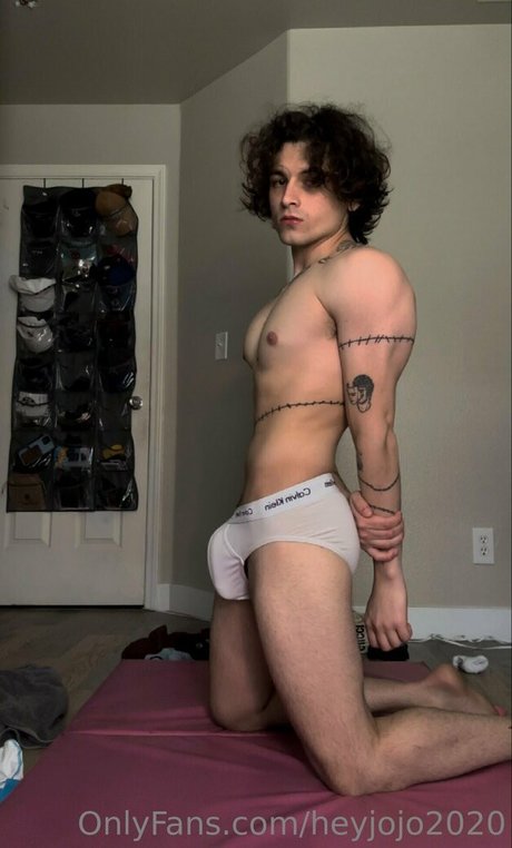 Naakte gelekte OnlyFans-foto van Heyjojo2020