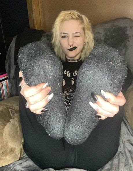 Naakte gelekte OnlyFans-foto van Babypalefree