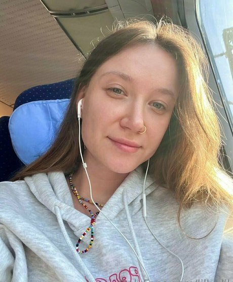 Naakte gelekte OnlyFans-foto van Lillylil