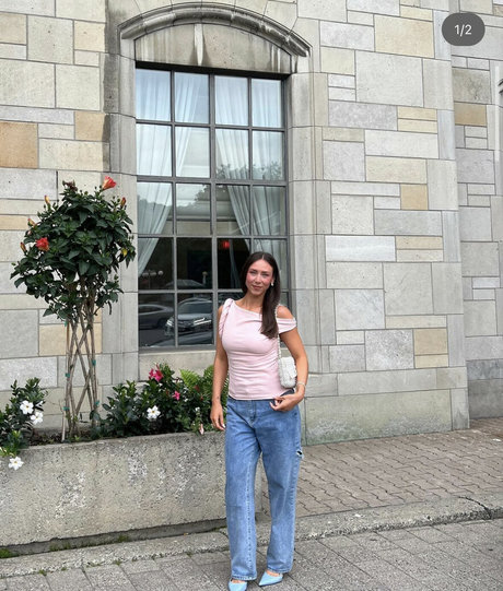 Naakte gelekte OnlyFans-foto van Erin Case