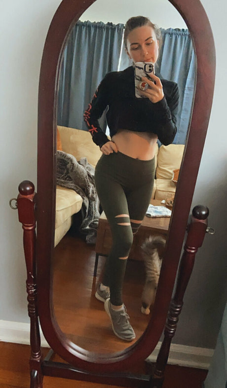 Naakte gelekte OnlyFans-foto van Embertay