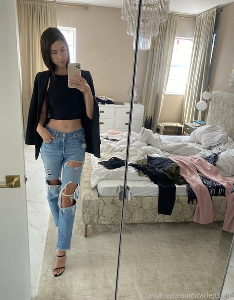 Naakte gelekte OnlyFans-foto van Scarlettsantt