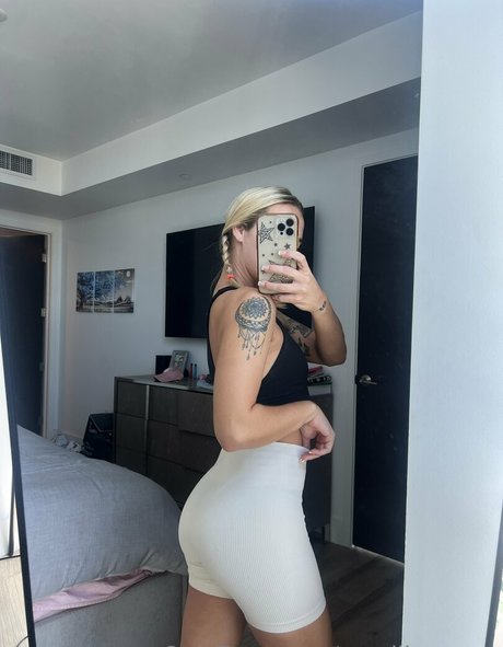 Naakte gelekte OnlyFans-foto van Camillecamm