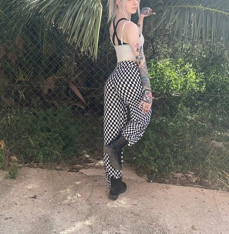 Naakte gelekte OnlyFans-foto van Itscutiepiesade