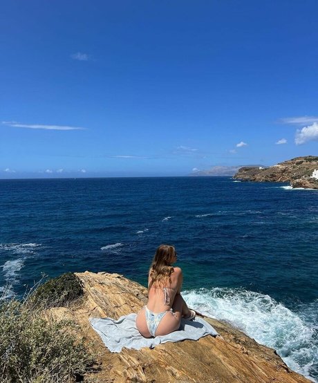 Naakte gelekte OnlyFans-foto van Katecraigwellness