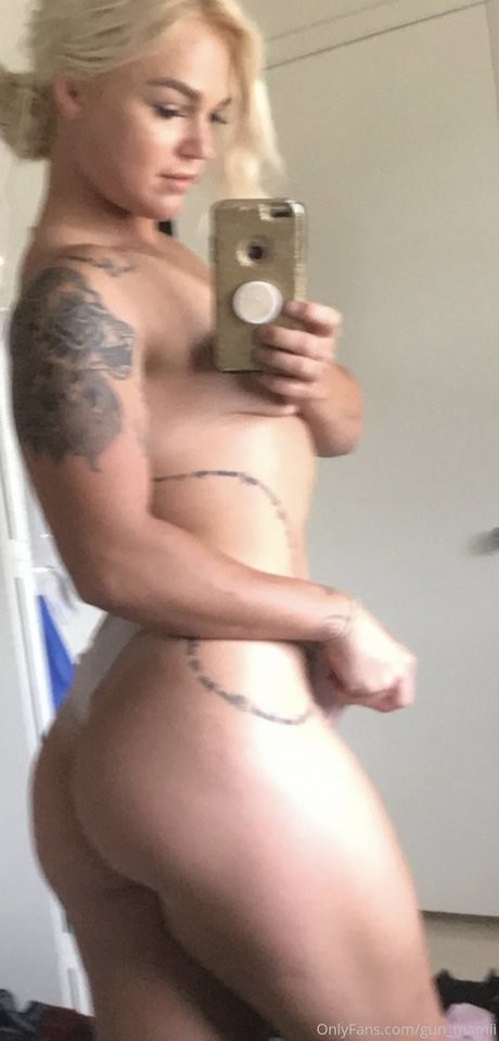 Naakte gelekte OnlyFans-foto van Gunmamii