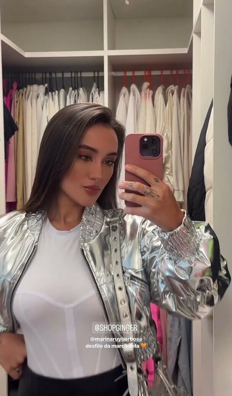 Naakte gelekte OnlyFans-foto van Gabi Melim
