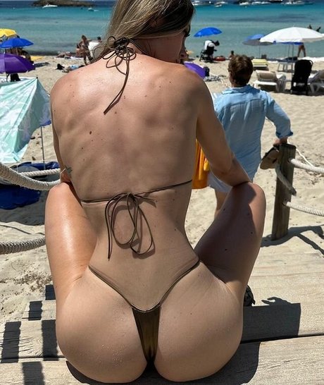 Naakte gelekte OnlyFans-foto van Eve Menta
