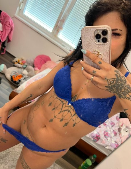 Naakte gelekte OnlyFans-foto van Alexatakacs