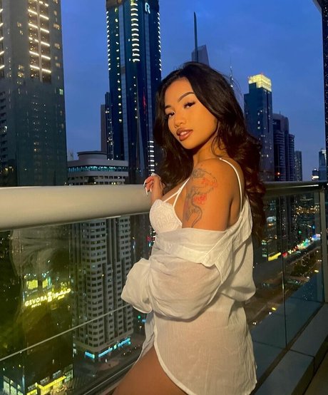 Naakte gelekte OnlyFans-foto van Louaira