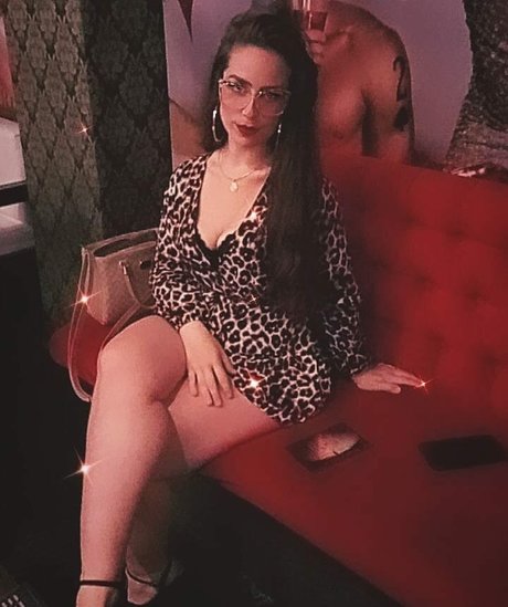Naakte gelekte OnlyFans-foto van Poliana Steambeyker