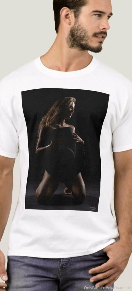 Naakte gelekte OnlyFans-foto van Karlaamarie