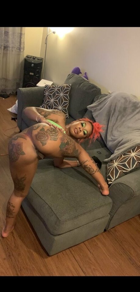 Naakte gelekte OnlyFans-foto van Pinkkissesz