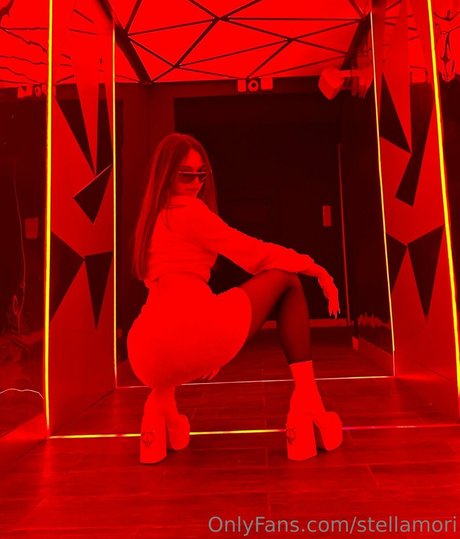 Naakte gelekte OnlyFans-foto van Stellamori