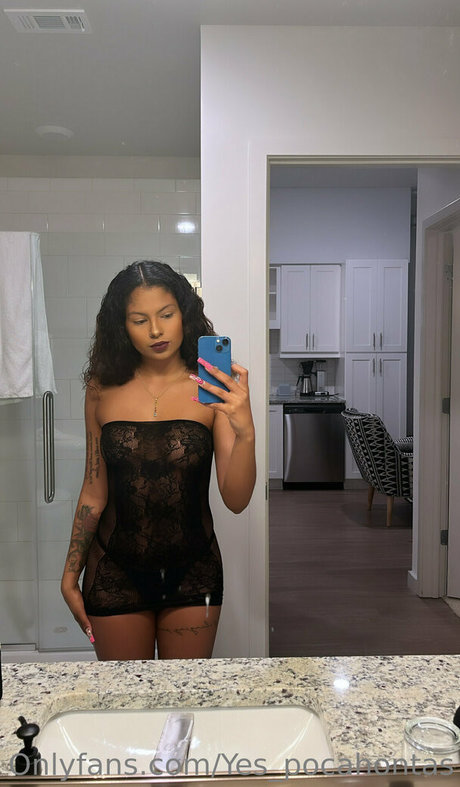 Naakte gelekte OnlyFans-foto van Anikastar