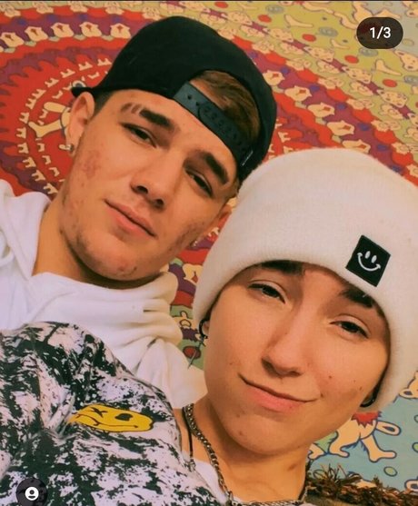 Naakte gelekte OnlyFans-foto van Bonggdogg