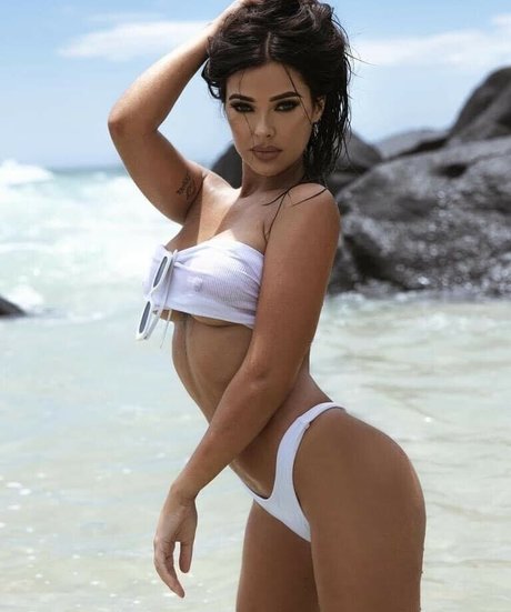 Naakte gelekte OnlyFans-foto van Gieorgia Kettle