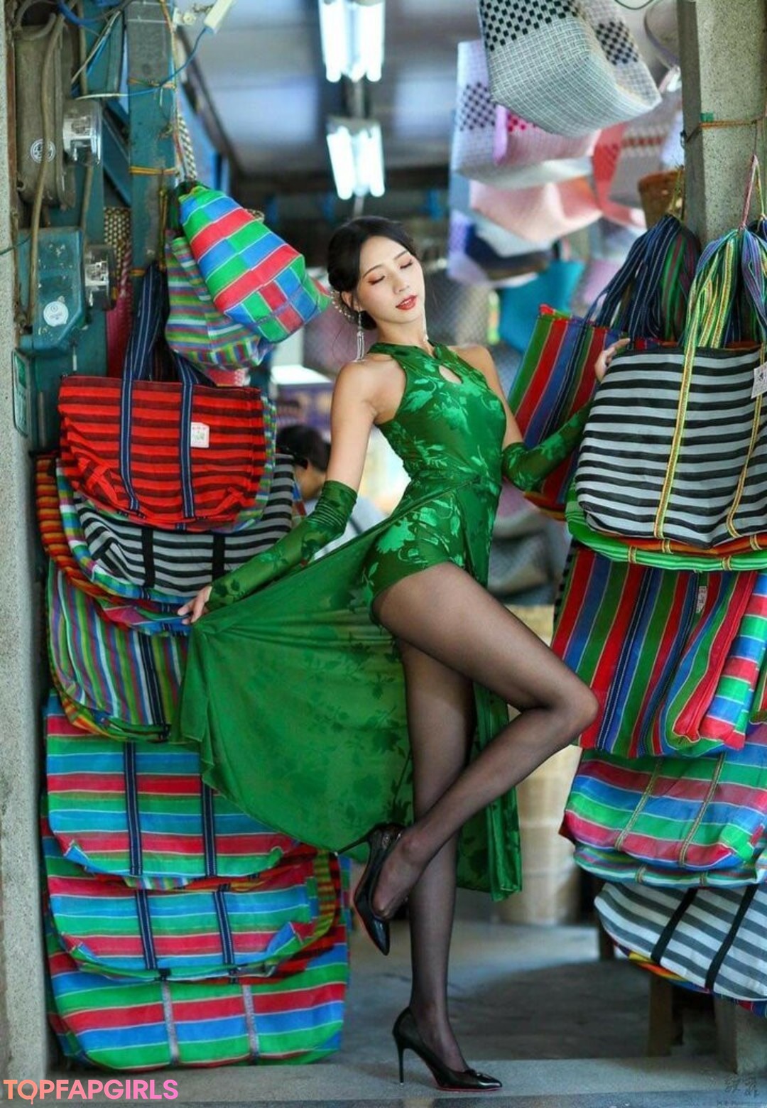 Naakte gelekte OnlyFans-foto van Anita Feifei #1224